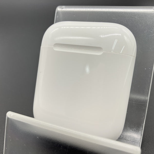 Apple 【中古】AirPods with Charging Case MV7N2J/A【秋葉原】 – e