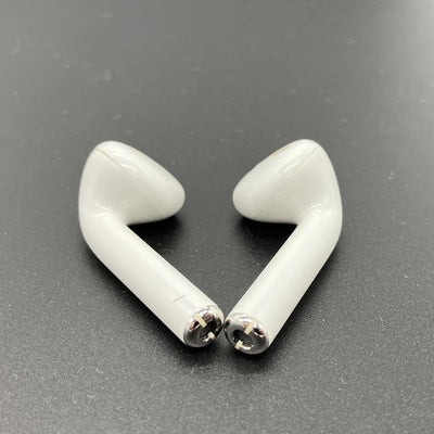 【中古】AirPods with Charging Case MV7N2J/A【秋葉原】
