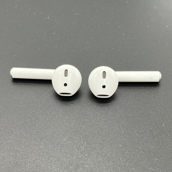 【中古】AirPods with Charging Case MV7N2J/A【秋葉原】