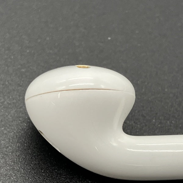【中古】AirPods with Charging Case MV7N2J/A【秋葉原】