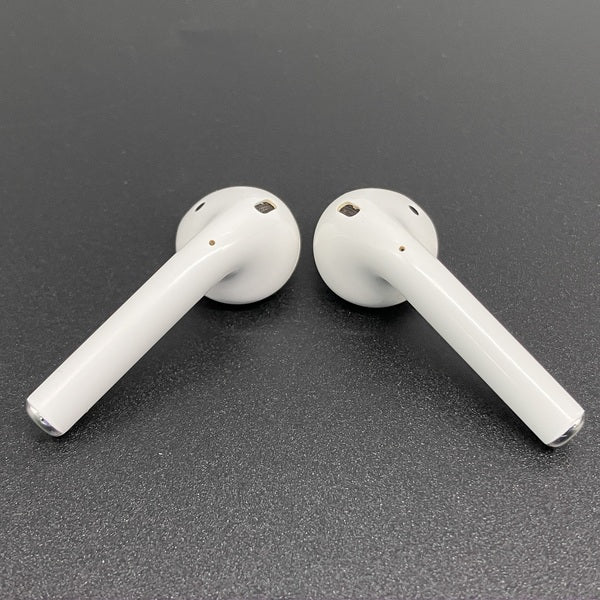 【中古】AirPods with Charging Case MV7N2J/A【秋葉原】