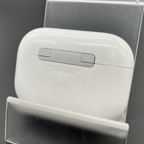 Apple AirPods Pro 第2世代 MagSafe充電ケース　中古美品 Apple 【中古】AirPods Pro (第2世代) MagSafe充電ケース(USB-C