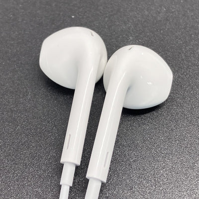 【中古】Apple EarPods with Remote and Mic【秋葉原】