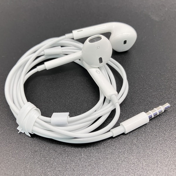 【中古】Apple EarPods with Remote and Mic【秋葉原】