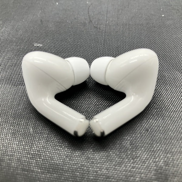 【中古】MagSafe充電ケース(USB-C)付きAirPods Pro(第2世代) MTJV3JA【秋葉原】