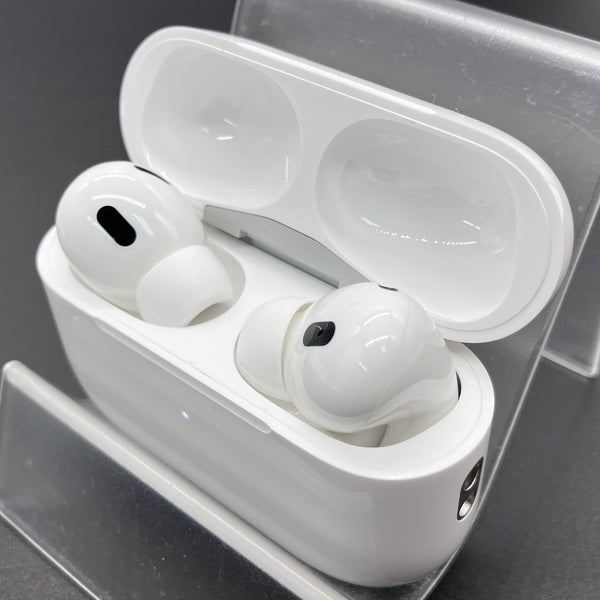 【中古】MagSafe充電ケース(USB-C)付きAirPods Pro(第2世代) MTJV3JA (海外モデル)【秋葉原】