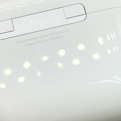 【中古】MagSafe充電ケース(USB-C)付きAirPods Pro(第2世代) MTJV3JA (海外モデル)【秋葉原】