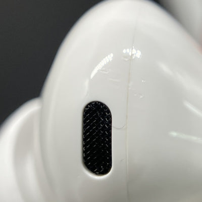 【中古】MagSafe充電ケース(USB-C)付きAirPods Pro(第2世代) MTJV3JA【秋葉原】