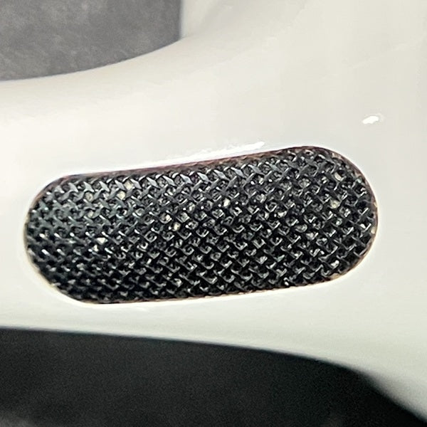 【中古】MagSafe充電ケース(USB-C)付きAirPods Pro(第2世代) MTJV3JA【秋葉原】