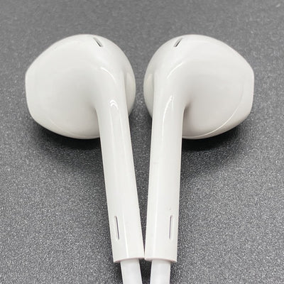 【中古】EarPods with Lightning Connector【秋葉原】