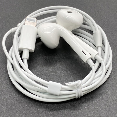 【中古】EarPods with Lightning Connector【秋葉原】