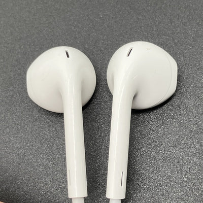 【中古】EarPods with Lightning Connector【仙台】