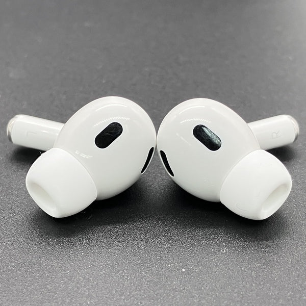 【中古】MagSafe充電ケース(USB-C)付きAirPods Pro(第2世代) MTJV3JA【秋葉原】
