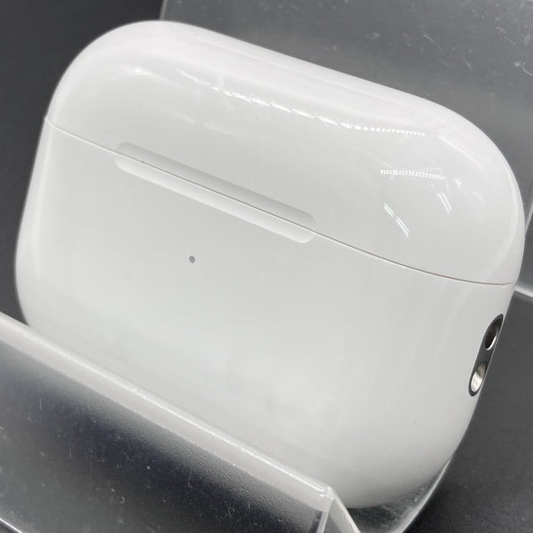 【中古】MagSafe充電ケース(USB-C)付きAirPods Pro(第2世代) MTJV3JA【秋葉原】