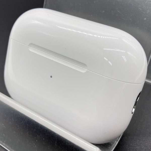 【中古】MagSafe充電ケース(USB-C)付きAirPods Pro(第2世代) MTJV3JA【秋葉原】