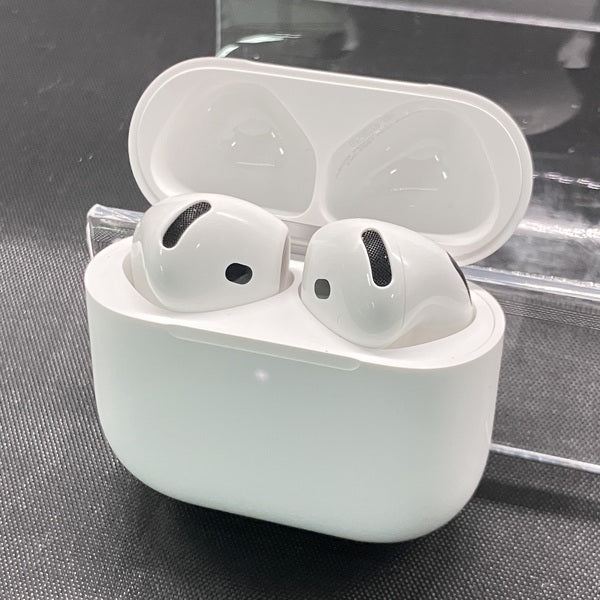 【中古】AirPods 4 MXP93J/A（アクティブノイズキャンセリング搭載）【秋葉原】