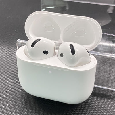 【中古】AirPods 4 MXP93J/A（アクティブノイズキャンセリング搭載）【秋葉原】