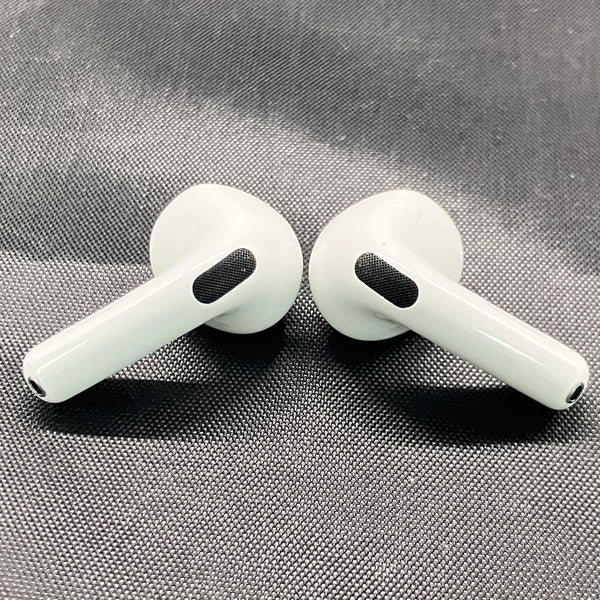 【中古】AirPods 4 MXP93J/A（アクティブノイズキャンセリング搭載）【秋葉原】