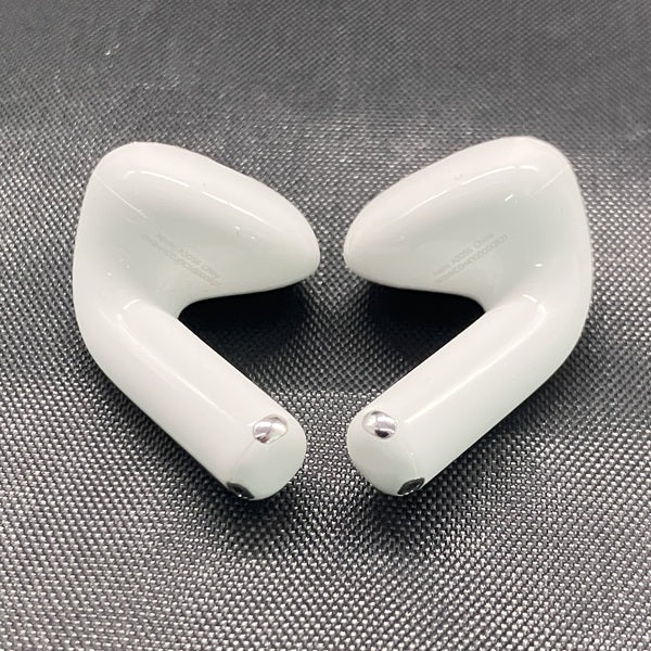 【中古】AirPods 4 MXP93J/A（アクティブノイズキャンセリング搭載）【秋葉原】