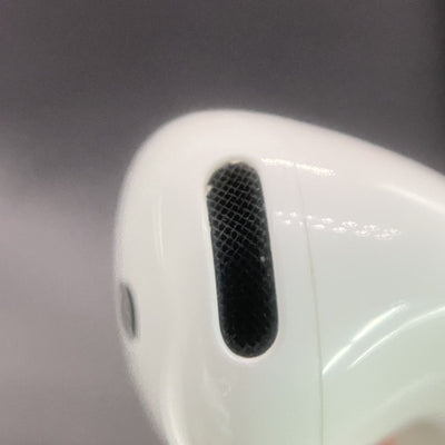 【中古】AirPods 4 MXP93J/A（アクティブノイズキャンセリング搭載）【秋葉原】