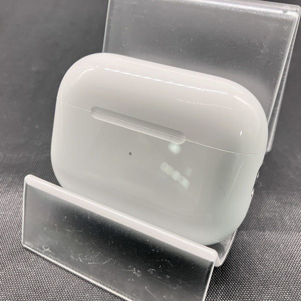 【中古】MagSafe充電ケース(USB-C)付きAirPods Pro(第2世代) MTJV3JA【秋葉原】