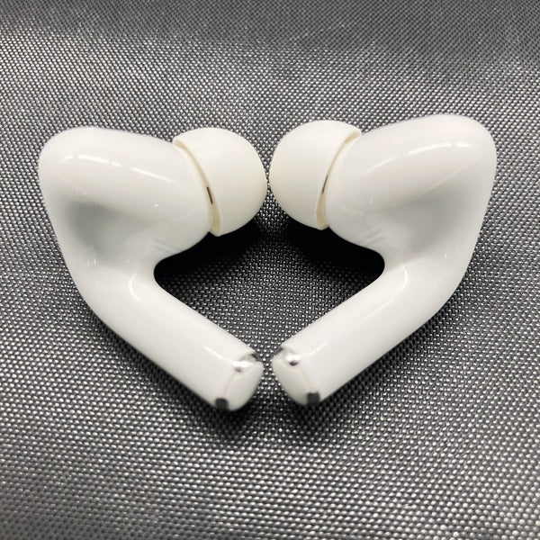 【中古】MagSafe充電ケース(USB-C)付きAirPods Pro(第2世代) MTJV3JA【秋葉原】