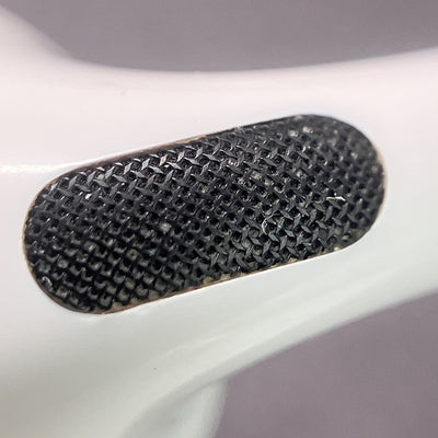 【中古】MagSafe充電ケース(USB-C)付きAirPods Pro(第2世代) MTJV3JA【秋葉原】