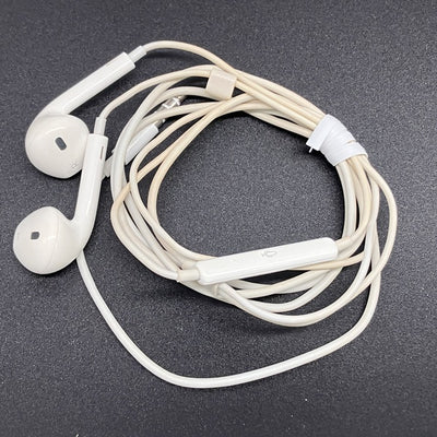 【中古】Apple EarPods with Remote and Mic【秋葉原】