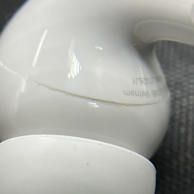 【中古】MagSafe充電ケース(USB-C)付きAirPods Pro(第2世代) MTJV3JA【秋葉原】