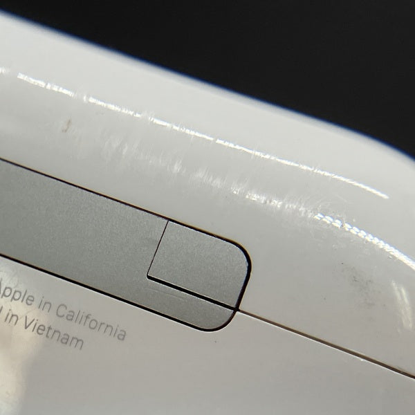 【中古】MagSafe充電ケース(USB-C)付きAirPods Pro(第2世代) MTJV3JA【日本橋】