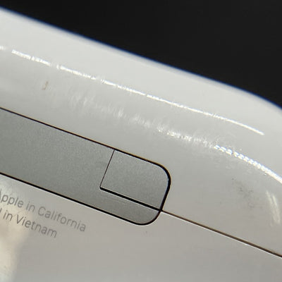 【中古】MagSafe充電ケース(USB-C)付きAirPods Pro(第2世代) MTJV3JA【日本橋】