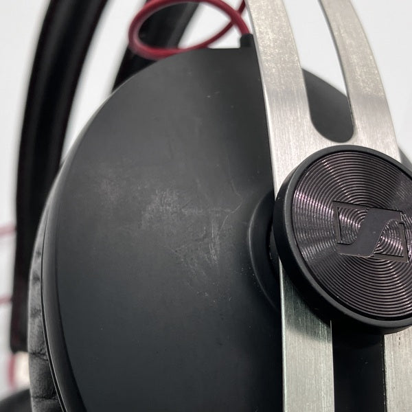 【中古】MOMENTUM on EAR Black【仙台】