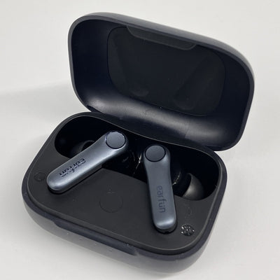 【中古】Air Pro 4 - Black【秋葉原】