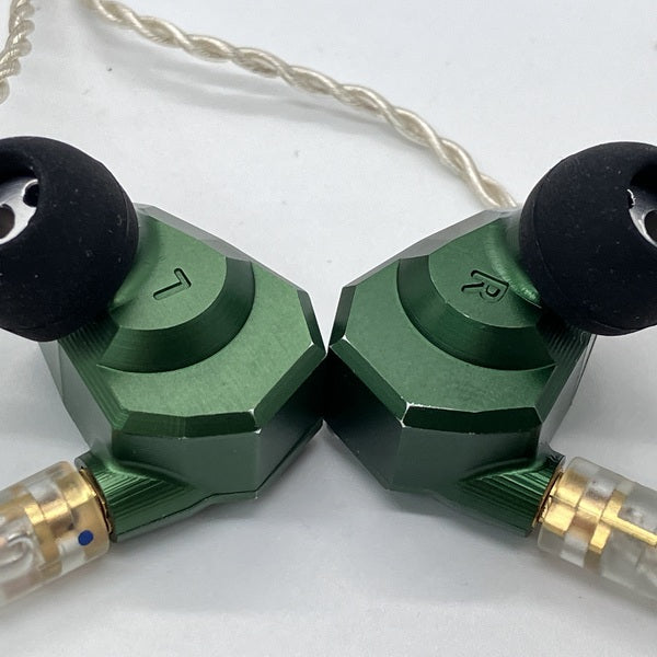Campfire Audio andromeda 中古 美品 Campfire Audio 【中古】ANDROMEDA 【CAM-4808】【秋葉原】 – e☆イヤホン