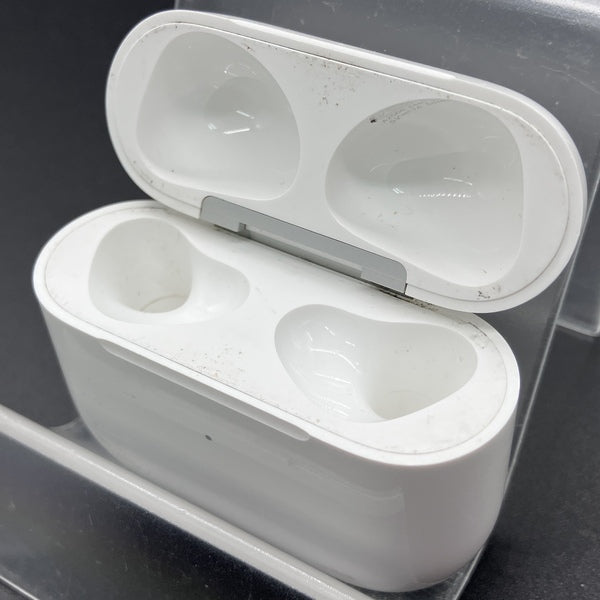 【中古】AirPods 充電ケース (第3世代)【秋葉原】
