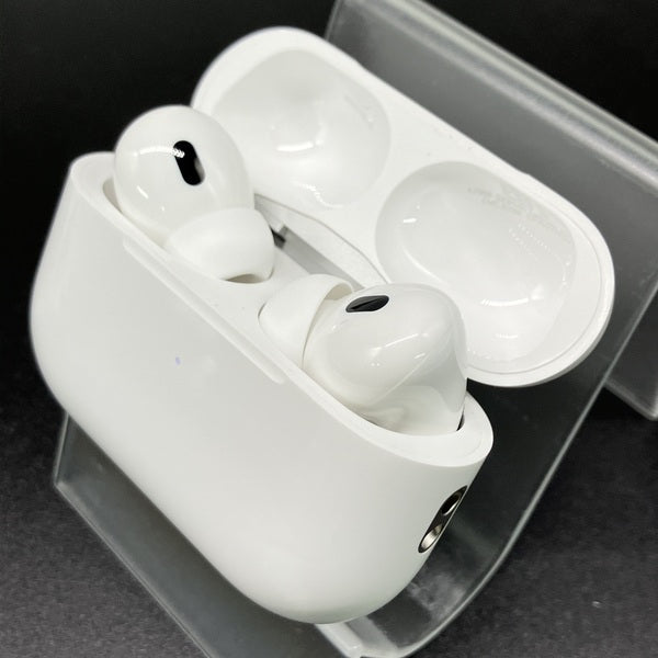 【中古】MagSafe充電ケース(USB-C)付きAirPods Pro(第2世代) MTJV3JA【秋葉原】