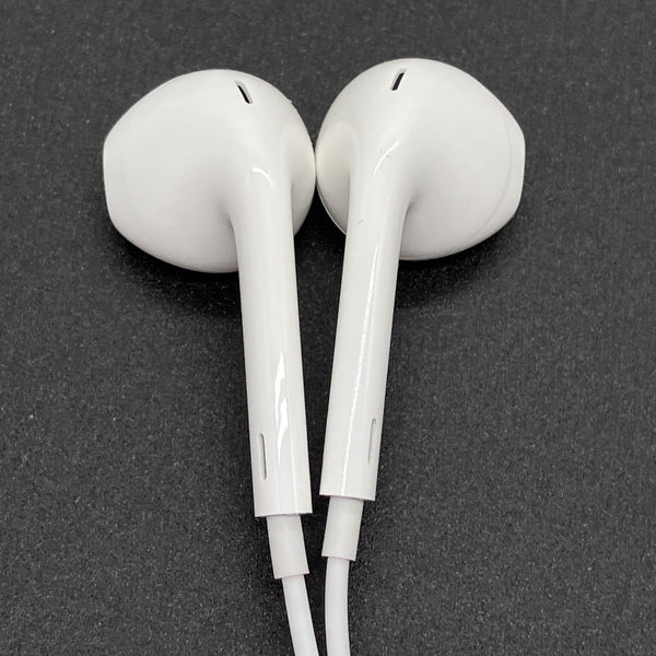 【中古】EarPods with Lightning Connector【秋葉原】