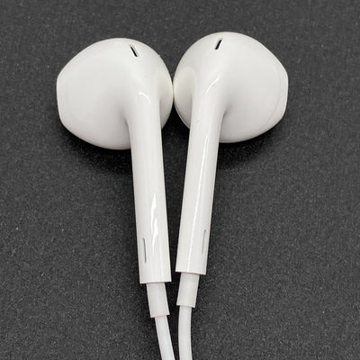 【中古】EarPods with Lightning Connector【秋葉原】