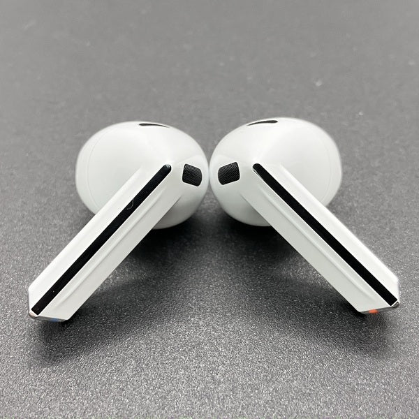 【中古】Galaxy Buds3 ホワイト 【SM-R530NZWAXJP】【秋葉原】