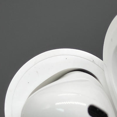 【中古】MagSafe充電ケース(USB-C)付きAirPods Pro(第2世代) MTJV3JA【日本橋】
