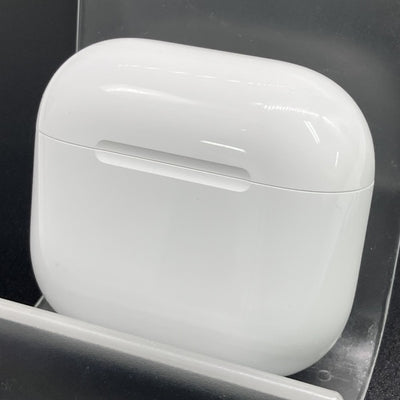 【中古】AirPods 4 MXP93J/A（アクティブノイズキャンセリング搭載）【秋葉原】