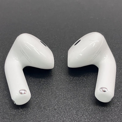 【中古】AirPods 4 MXP93J/A（アクティブノイズキャンセリング搭載）【秋葉原】