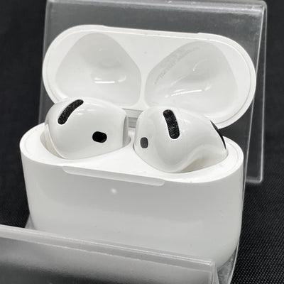 【中古】AirPods 4 MXP93J/A（アクティブノイズキャンセリング搭載）【秋葉原】