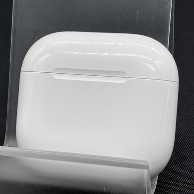 【中古】AirPods 4 MXP93J/A（アクティブノイズキャンセリング搭載）【秋葉原】