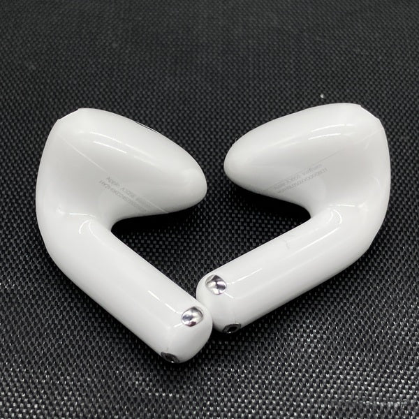 【中古】AirPods 4 MXP93J/A（アクティブノイズキャンセリング搭載）【秋葉原】