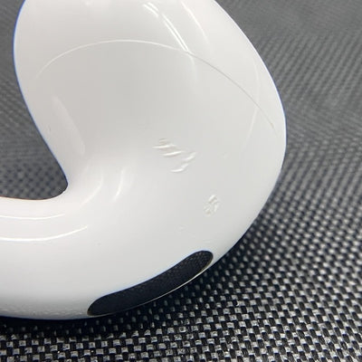 【中古】AirPods 4 MXP93J/A（アクティブノイズキャンセリング搭載）【秋葉原】