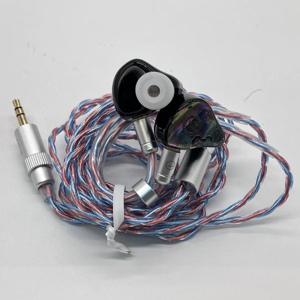 【中古】DEFIANT【日本橋】