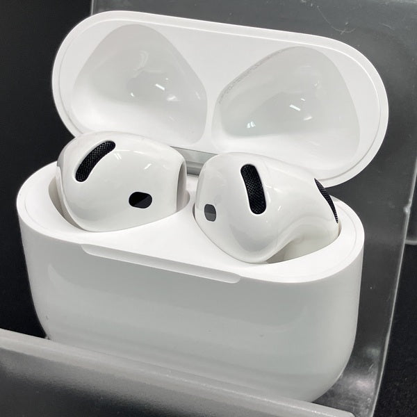 【中古】AirPods 4 MXP63J/A【秋葉原】
