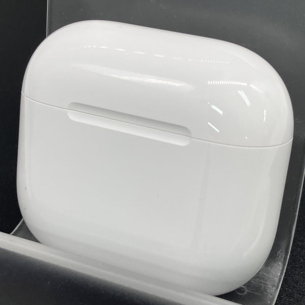 【中古】AirPods 4 MXP63J/A【秋葉原】