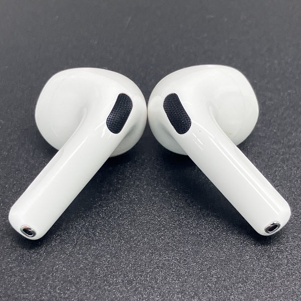【中古】AirPods 4 MXP63J/A【秋葉原】